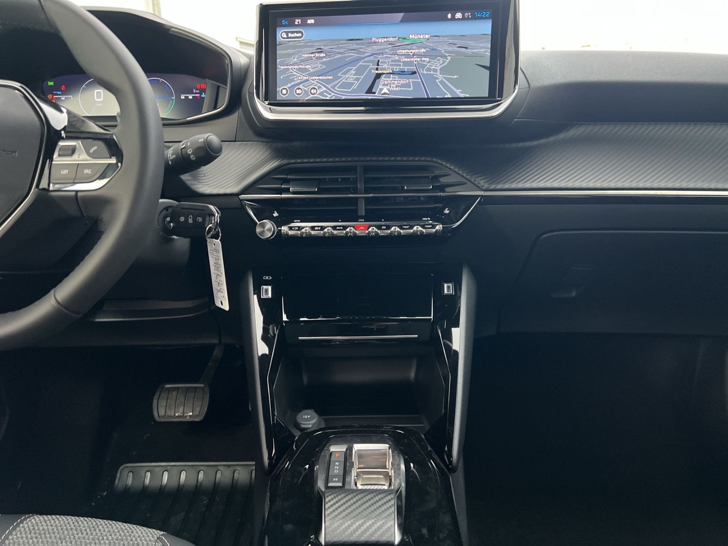 Fahrzeugabbildung Peugeot 2008 Allure Hybrid 145 e-DSC6 CarPlay Klimaautom