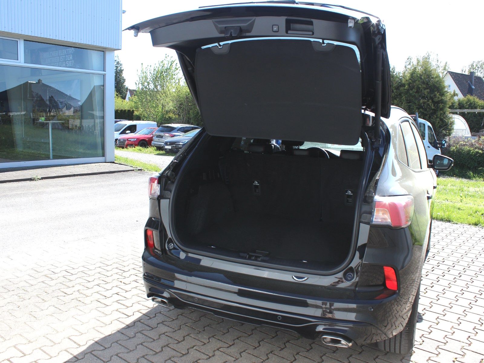 Fahrzeugabbildung Ford Kuga Plug-In Hybrid ST-Line X 2,5 Duratec