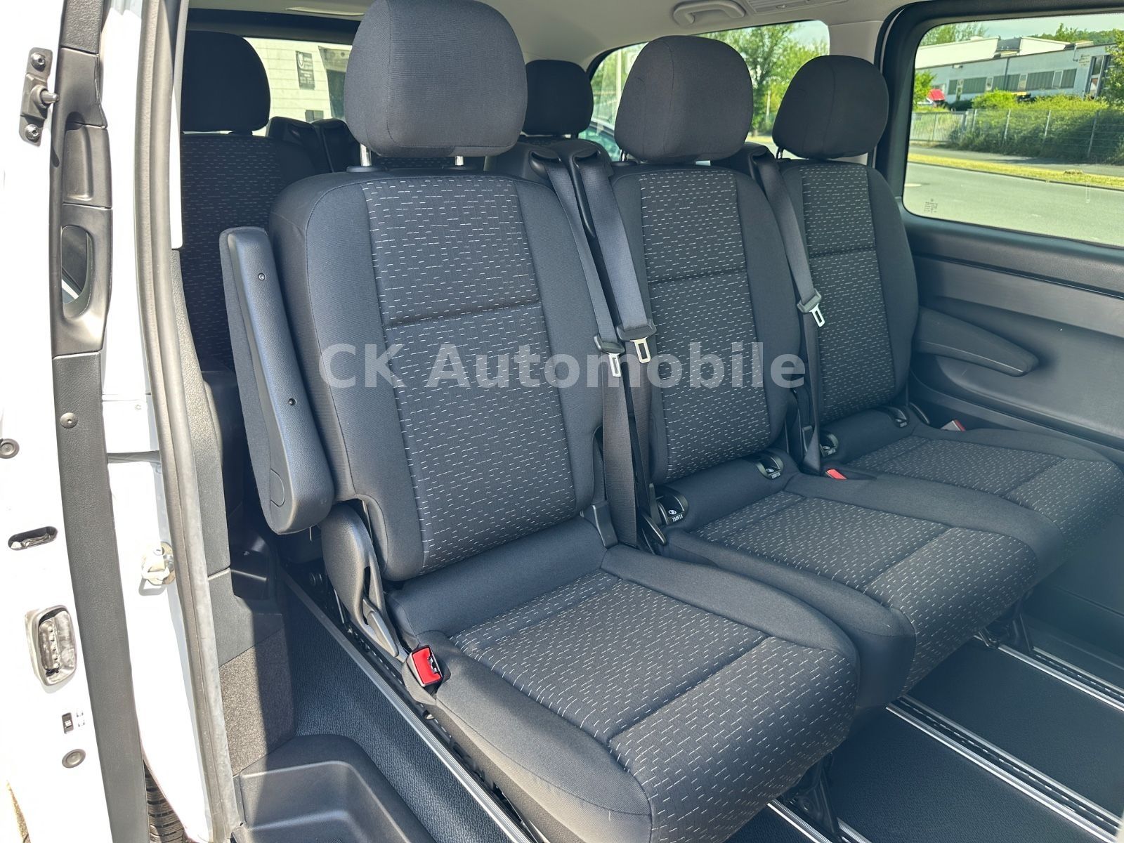 Fahrzeugabbildung Mercedes-Benz Vito Tourer 119 PRO lang/9 Sitze/Navi/LED/Kamera