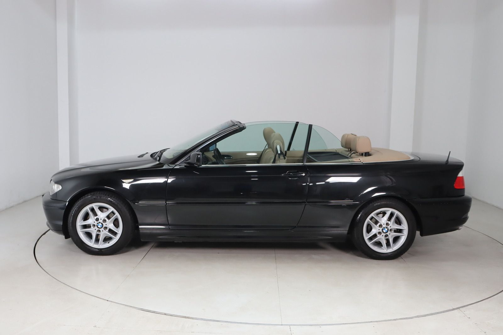 Fahrzeugabbildung BMW 325 Ci * Navi * Xenon * Memory * Leder