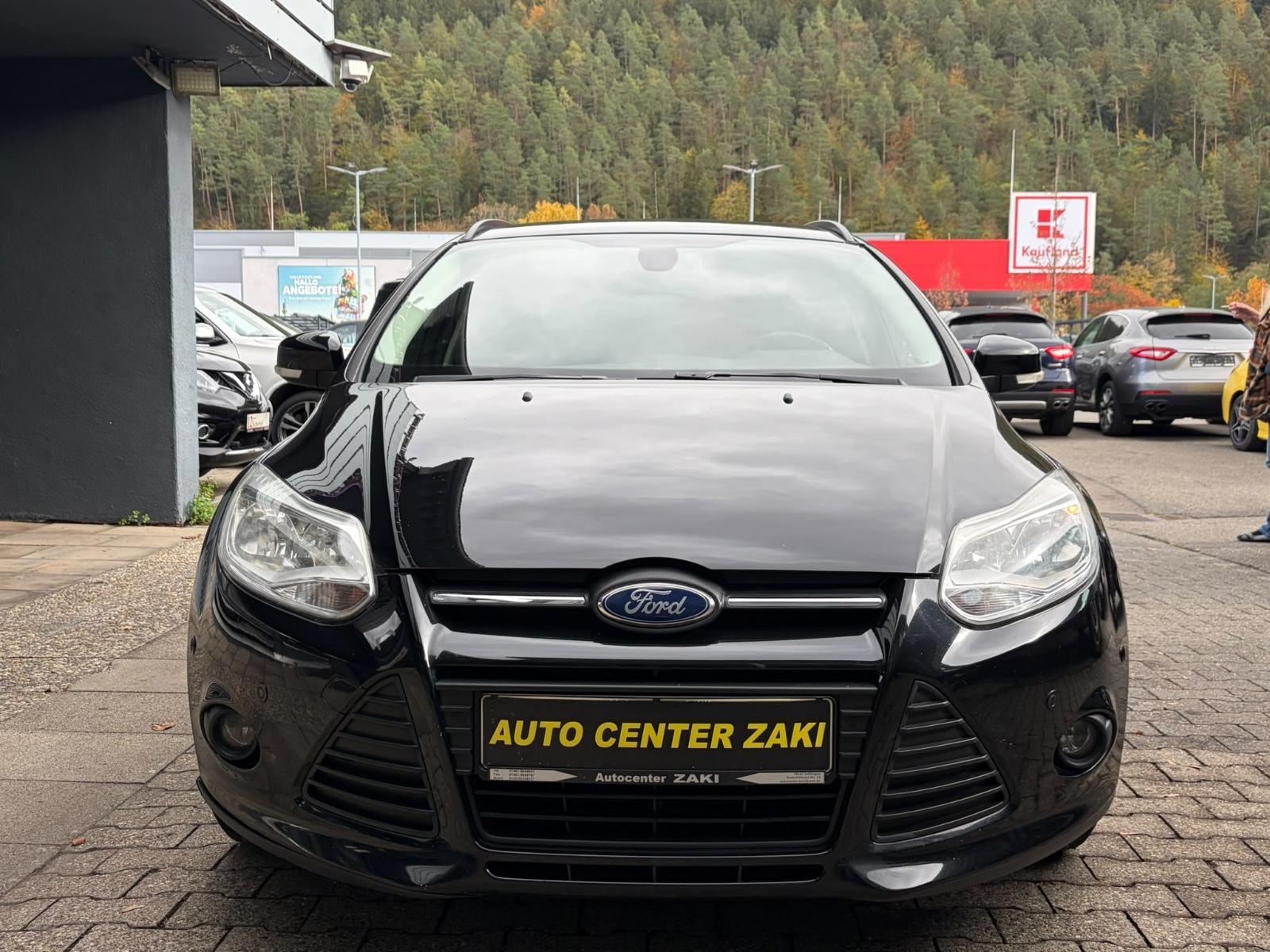 Ford Focus 2014 — rear view