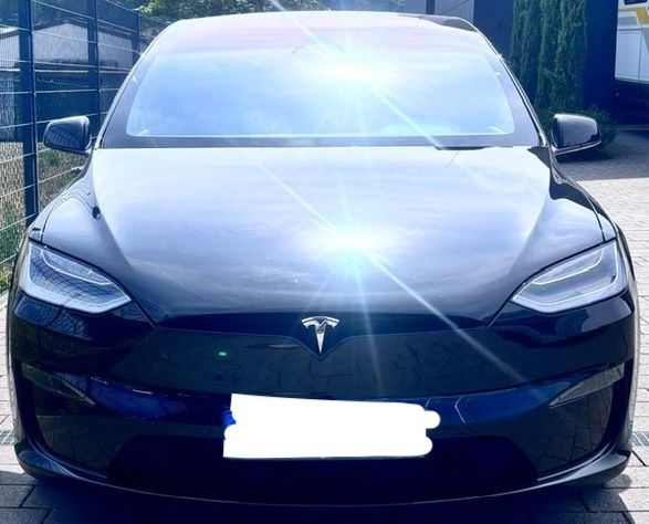 Tesla MODEL X PLAID