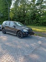 Mercedes-Benz  Ml 320 CDI AMG PACKET - Mercedes-Benz ML 320: AMG