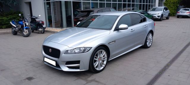 Jaguar XF 2.0d R-Sport AWD 132kW A8