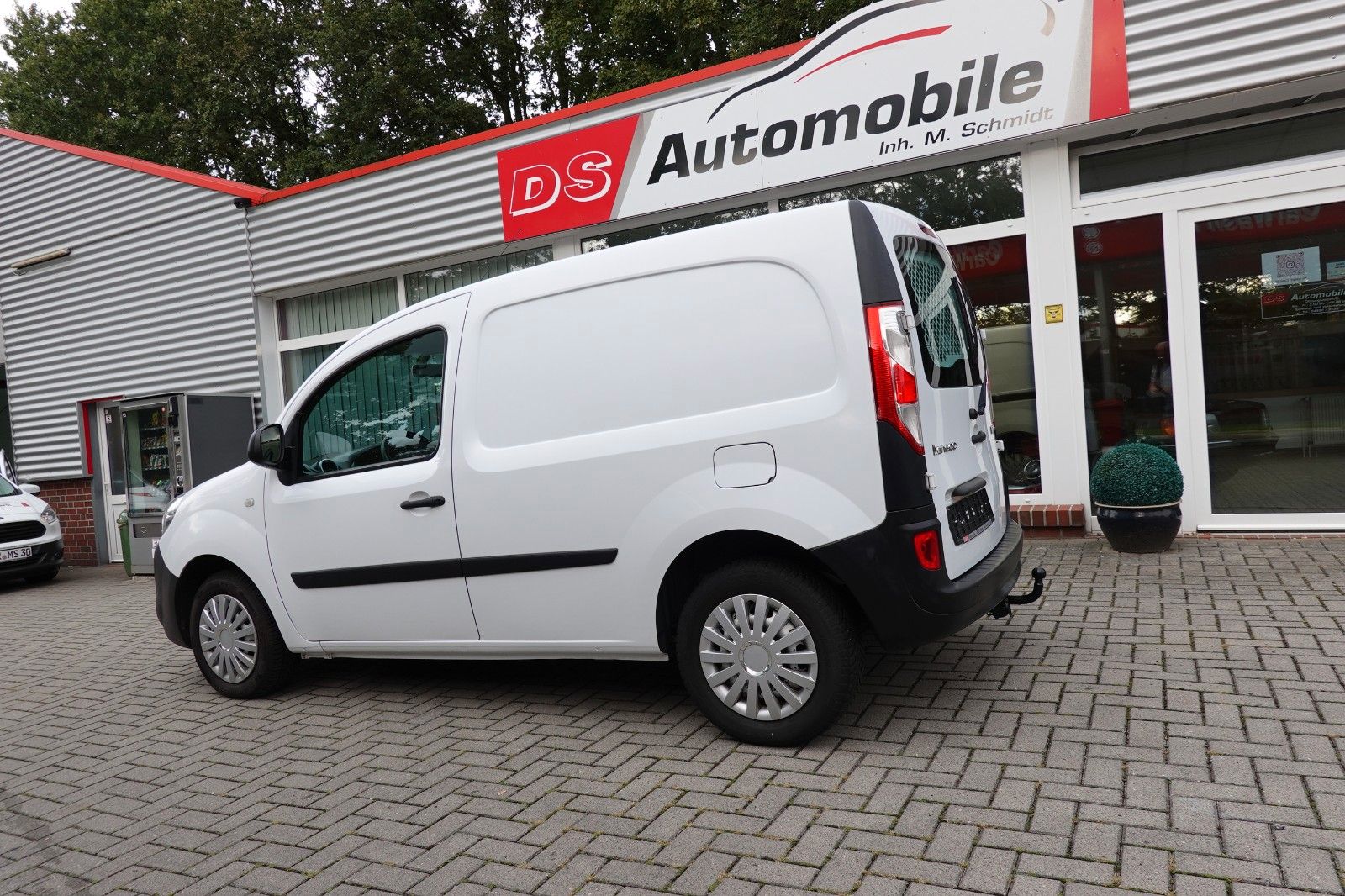 Fahrzeugabbildung Renault Kangoo sehr gepflegt