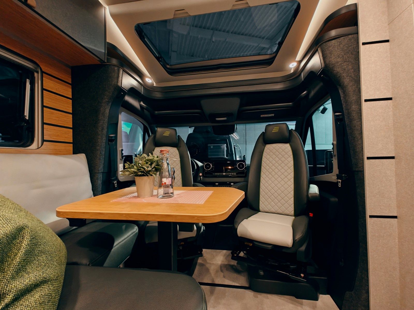 Fahrzeugabbildung HYMER / ERIBA / HYMERCAR ML-T 570 - Crossover