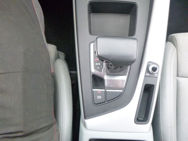 Fahrzeugabbildung Audi A4 Avant 35 TFSI basis>AUT/NAV/LEDER/TEMP/PDC<