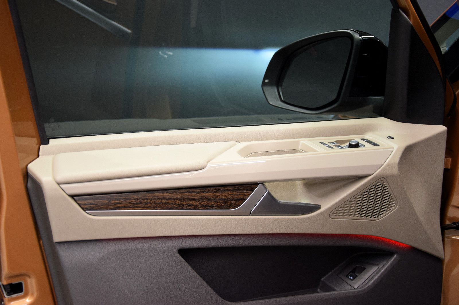 Fahrzeugabbildung Volkswagen T7 Multivan Style 7 Stz. ACC Matrix el.AHK Alcan