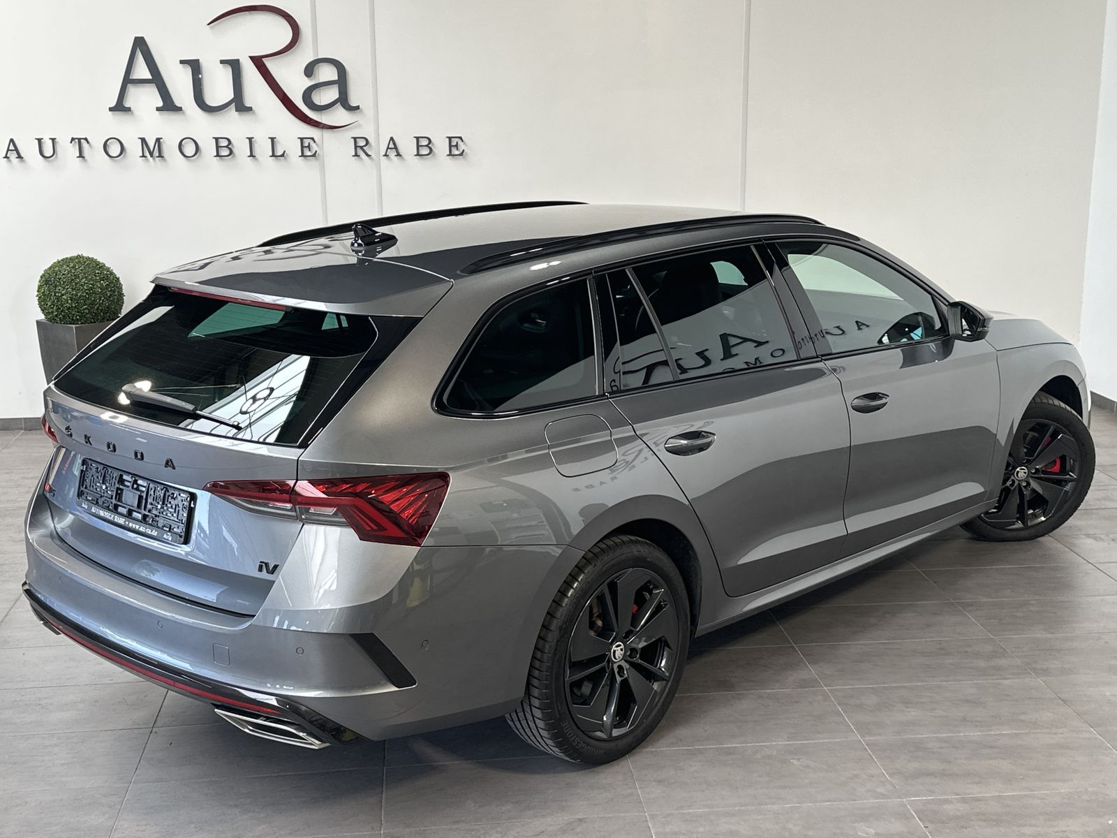 Fahrzeugabbildung SKODA Octavia Combi 1.4 TSI iV RS DSG NAV+LED+KAM+18ZO