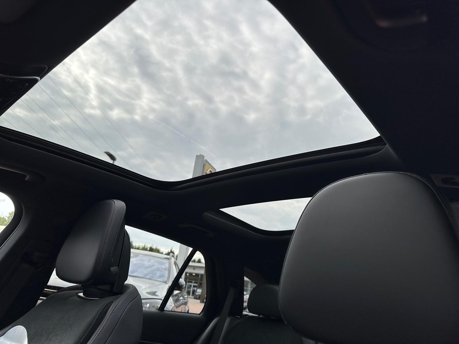Mercedes-Benz E 220 d T +AMG+SHZ+Pano+Edi.+AHK+STH+W-Paket+ACC
