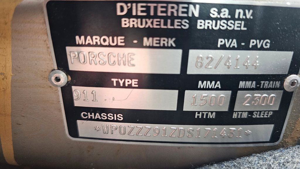 PORSCHE 911 1985