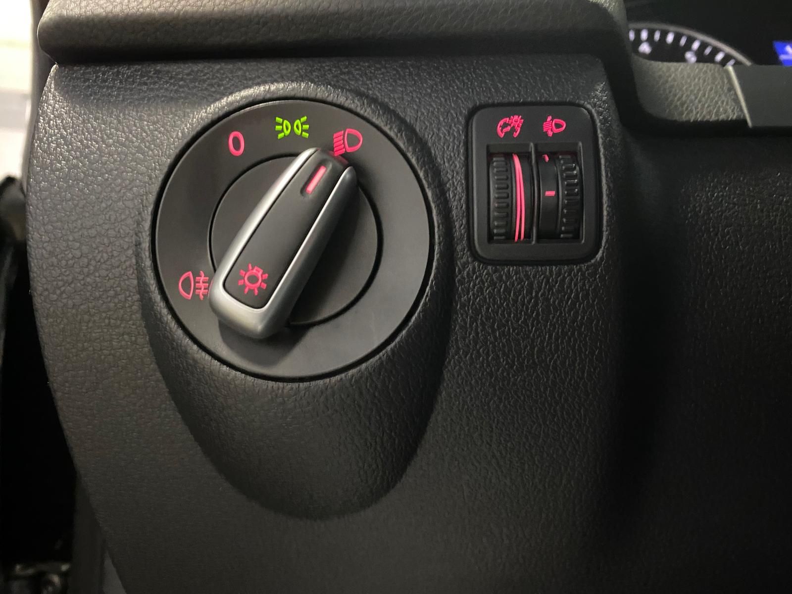 Fahrzeugabbildung Volkswagen Tiguan 1.4 16V TSI 1390 ccm Trend & Fun+AHK+ALU+
