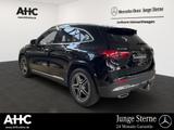Mercedes-Benz GLA 180 AMG AHK Pano LED KeyLess SHZ Sport Navi - Mercedes-Benz GLA 180 mit Benzin-Antrieb: Automatik