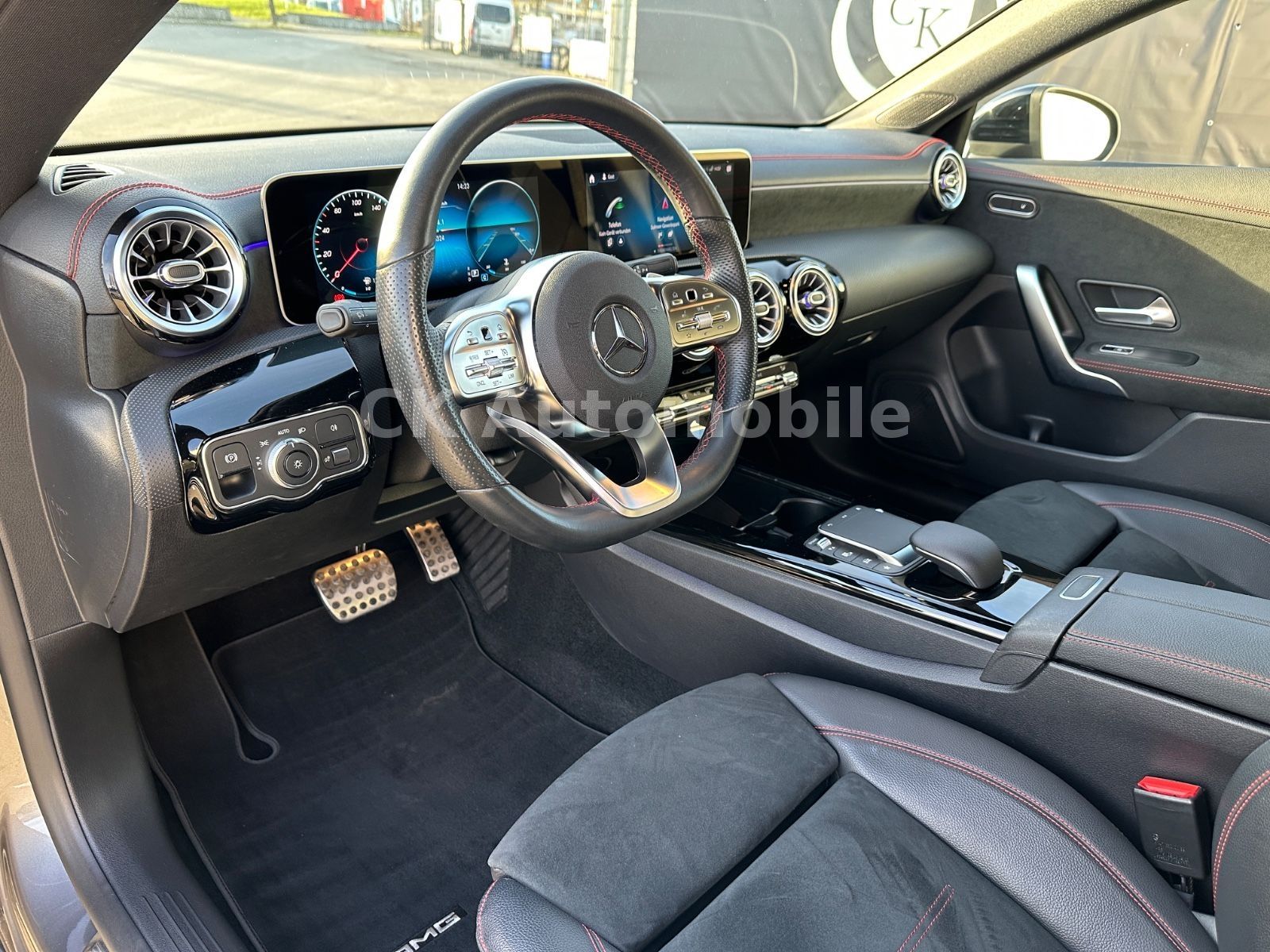 Fahrzeugabbildung Mercedes-Benz CLA 200 AMG-Line/Night-Paket/Navi/LED/AHK