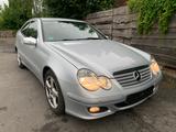 Mercedes-Benz C 200 Sport Coupe 1.8 Automatik Klimaautom. PDC - gebrauchte Mercedes-Benz C 200 aus dem Jahr 2005