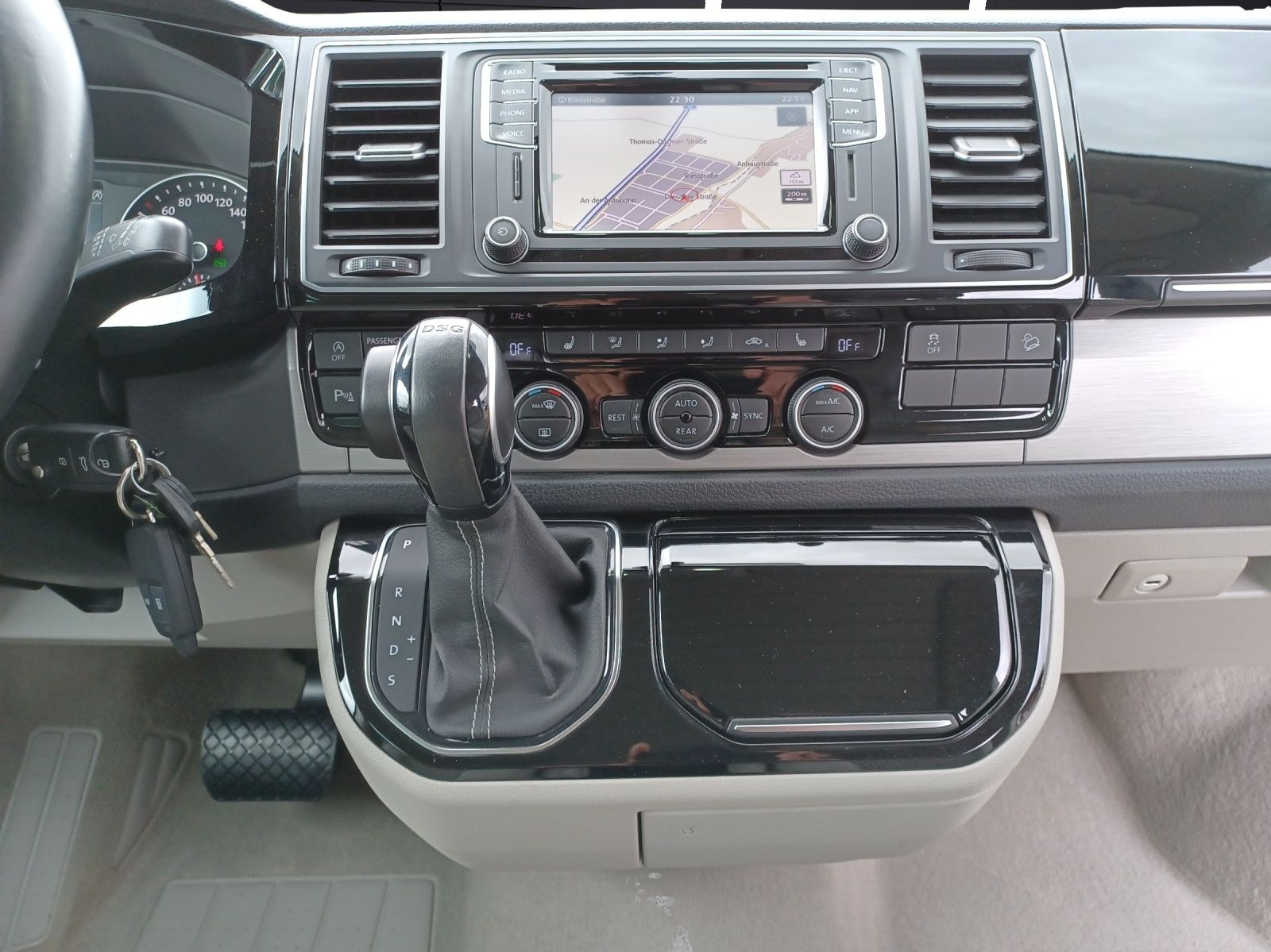 Fahrzeugabbildung Volkswagen T6 California Coast Edition 4M STH LED AHK Navi