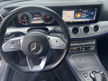 Fahrzeugabbildung Mercedes-Benz E 220d  AMG-Line LED NAVI SHZ PANO