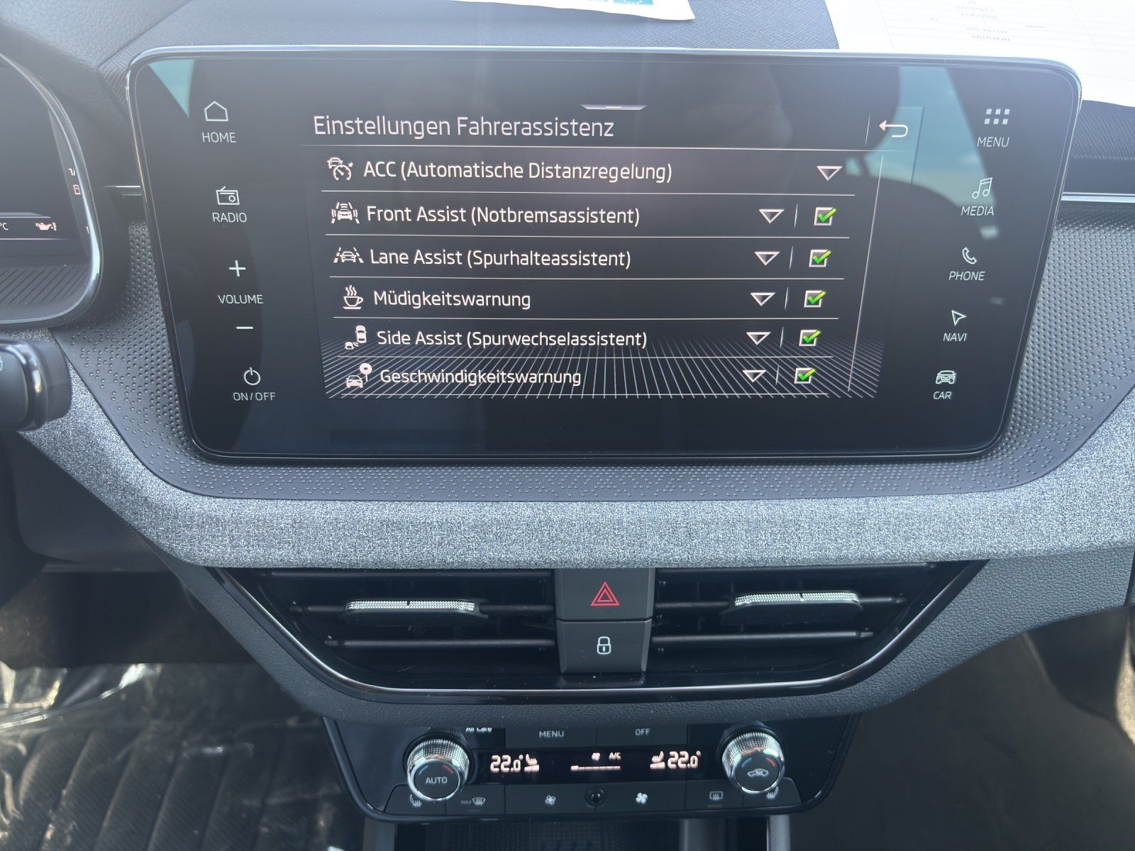 Fahrzeugabbildung SKODA Scala Tour 1,0 TSI 85 kW DSG