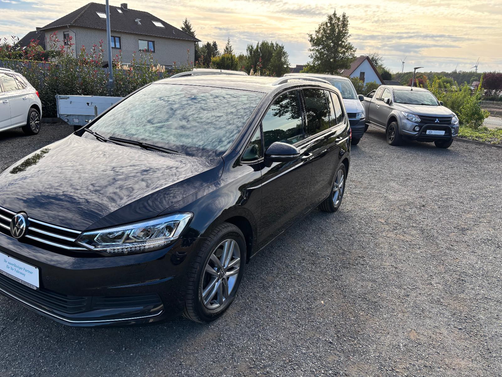 Volkswagen TOURAN TSI MOVE AHK/LED/NAVI/SITZH./APP/ALU