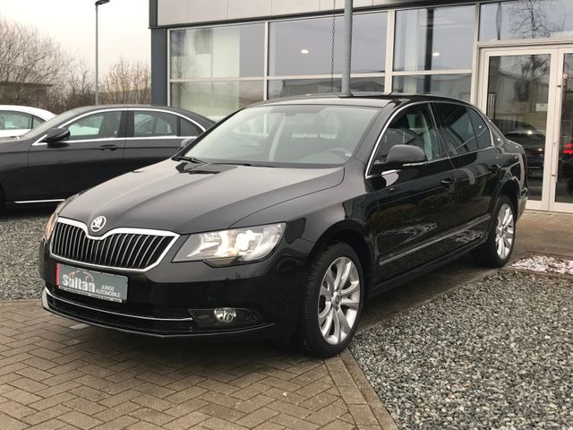 Skoda Superb 1.8 TSI DSG Elegance AHK Memory PDC Temp