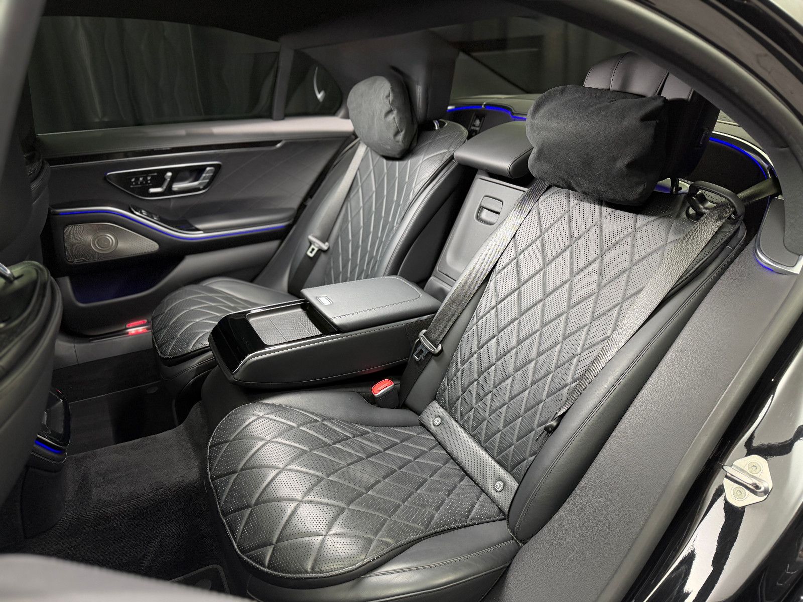 Fahrzeugabbildung Mercedes-Benz S 400 d Limousine L 4Matic|Burmester|MASSAGE|HuD