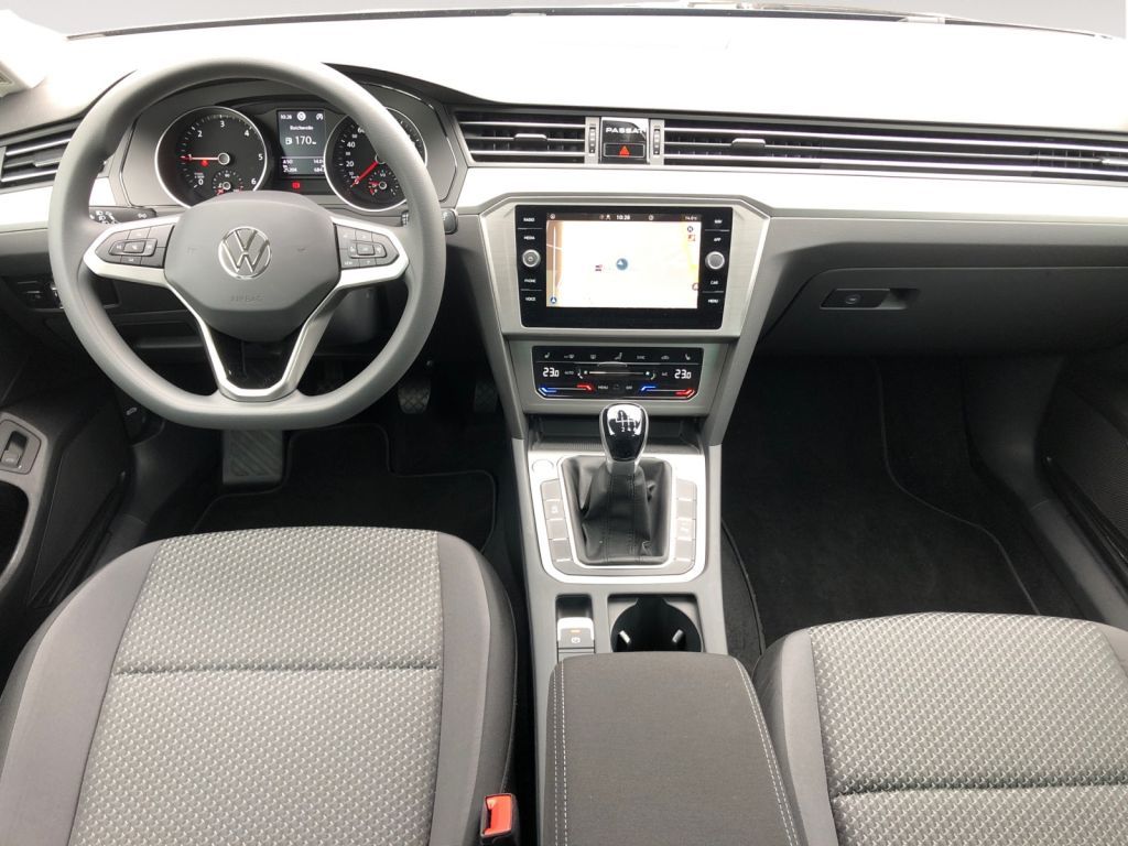 Fahrzeugabbildung Volkswagen Passat Variant 2.0 TDI Navi AHZV SH Navi LED