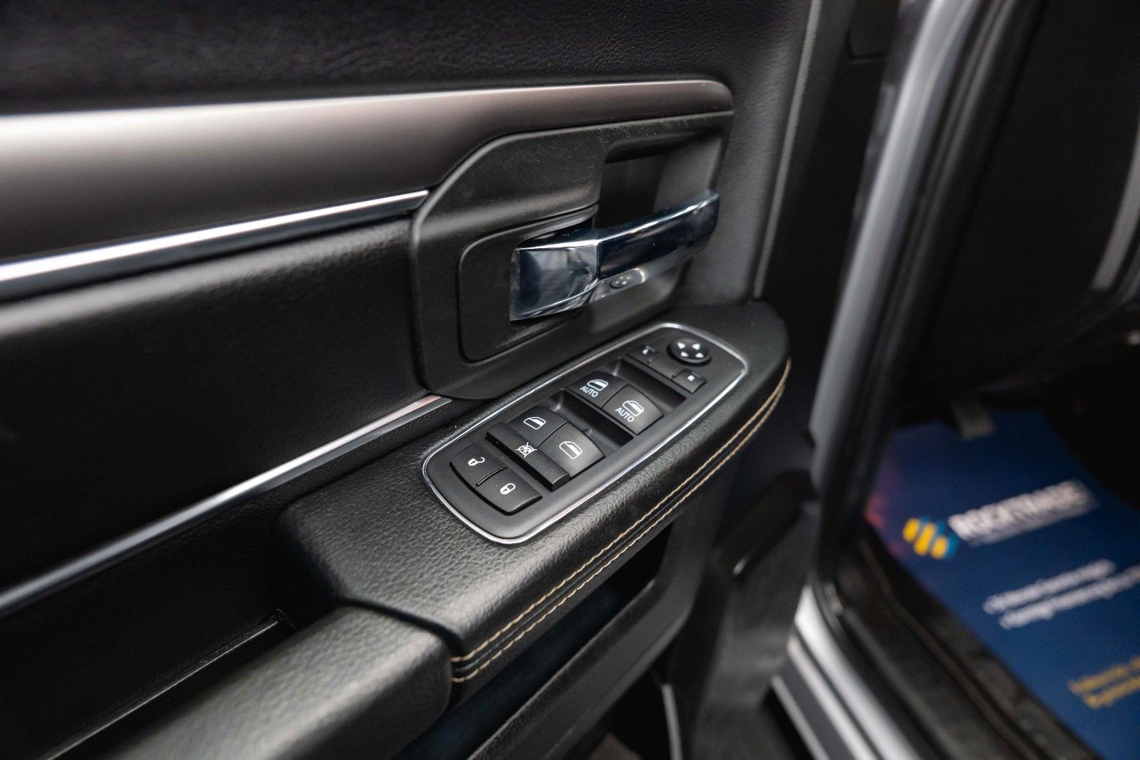 Fahrzeugabbildung Dodge RAM 5.7 V8 HEMI 4x4 OFFROAD Night LONGBED *19%*