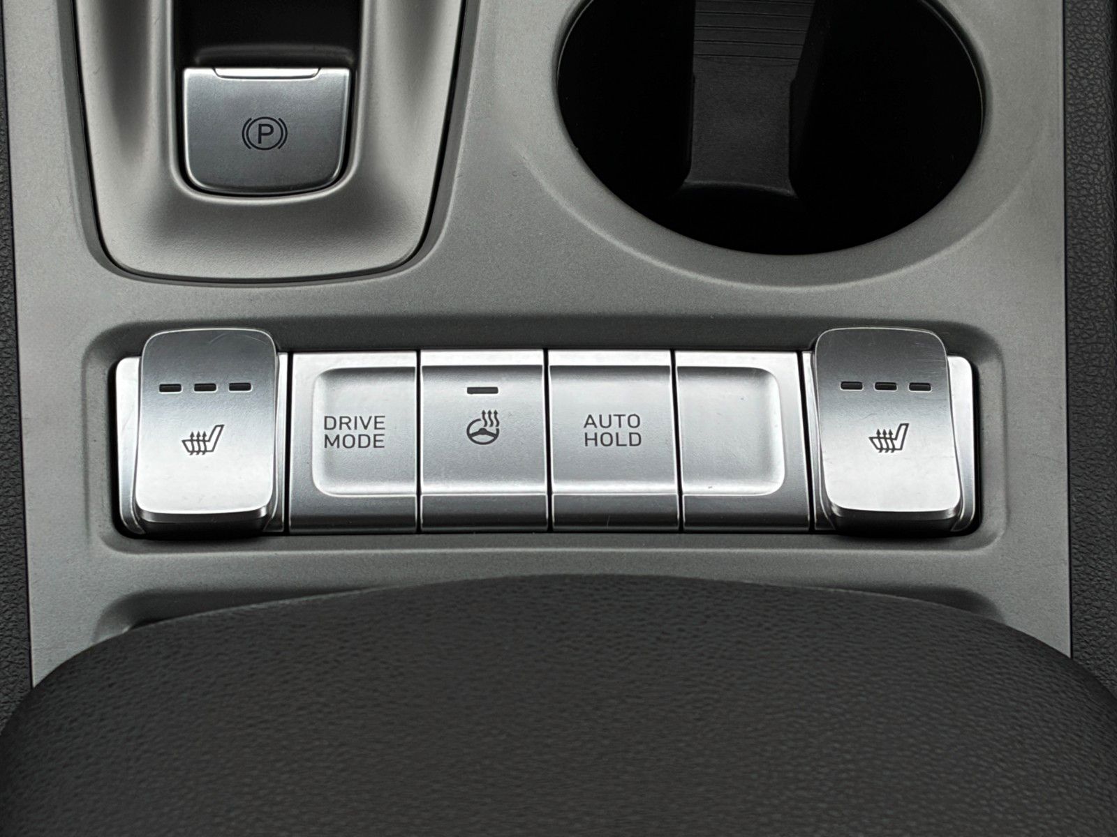 Fahrzeugabbildung Hyundai KONA E Select PDC CAM ACC SHZ LHZ CarPlay Navi
