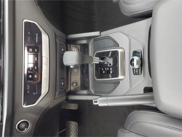 KGM Musso Grand Black 2.2 AT Navi°Leder° Sperrdiff°A