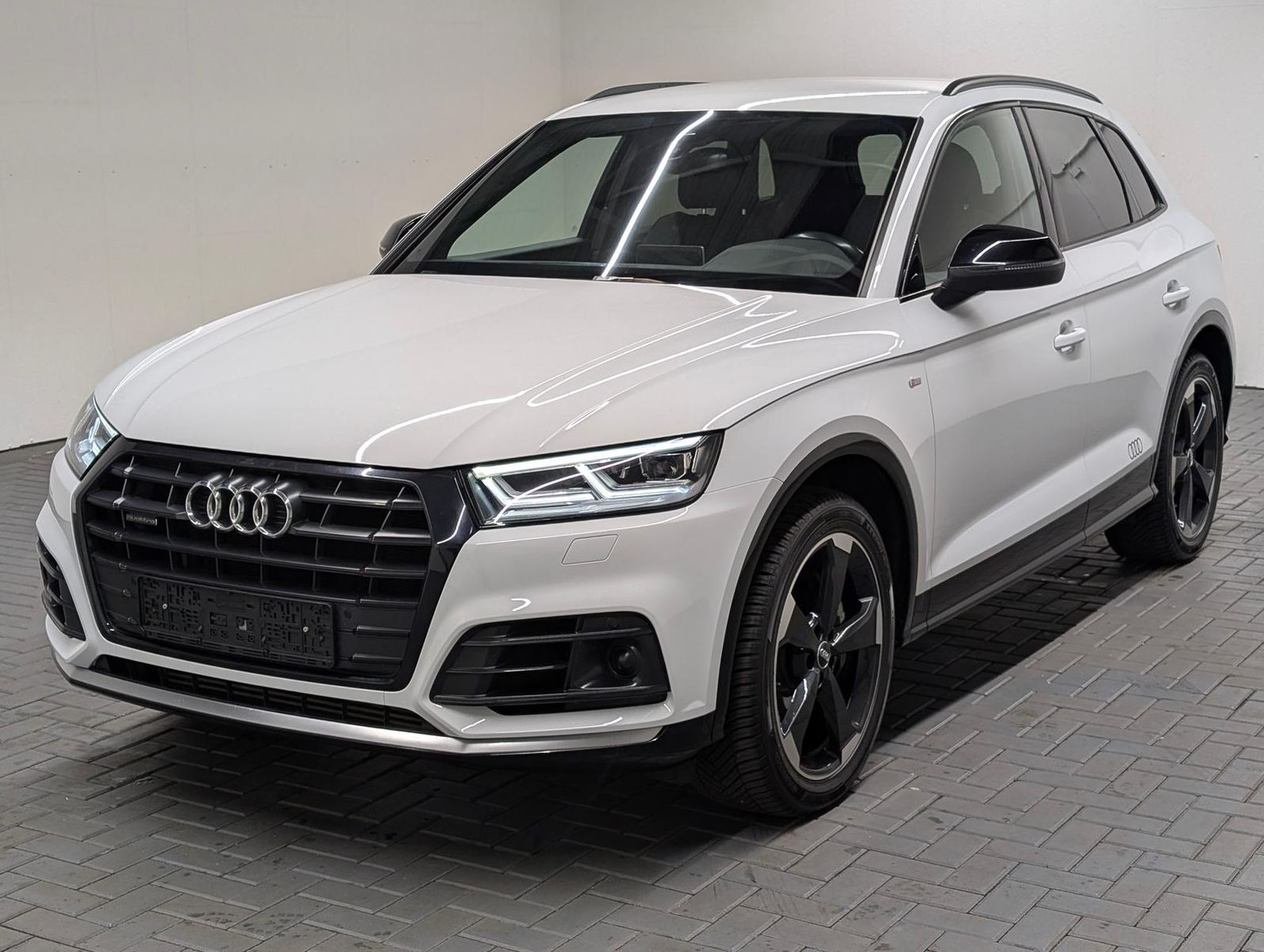 Audi Q5 quattro S-Line Matrix/AHK/el.Heck/Luft/20-LM
