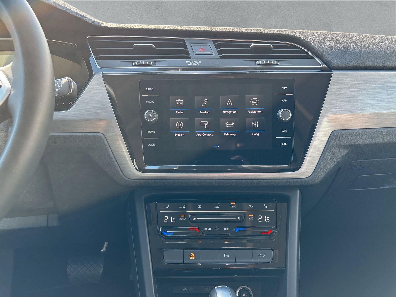 Fahrzeugabbildung Volkswagen Touran Comfortline 2.0 TDI DSG AHK