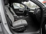Volvo XC40 B4 Plus Dark MEMORY H/K ACC 360-GRAD-KAMERA - mit Benzin-Antrieb: Grau, mit Klimaanlage