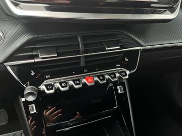 Peugeot 2008 - 12