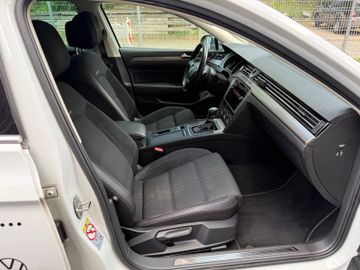 Volkswagen Passat Variant - 11