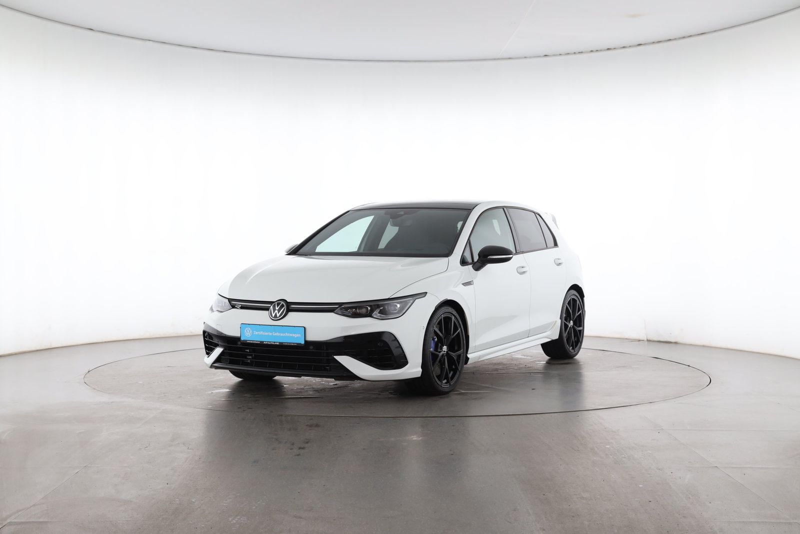 Volkswagen Golf VIII R 2.0 TSI DSG 4MOTION NAVI PANO foto 2