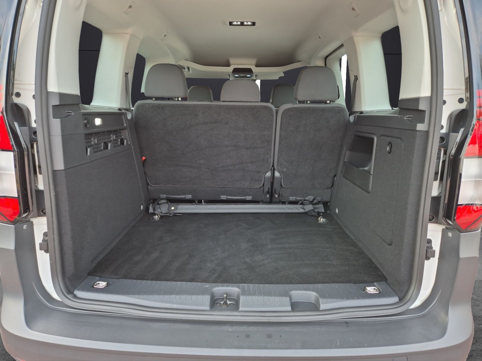 Fahrzeugabbildung Volkswagen Caddy Kombi TDI EcoProfi Klima SH