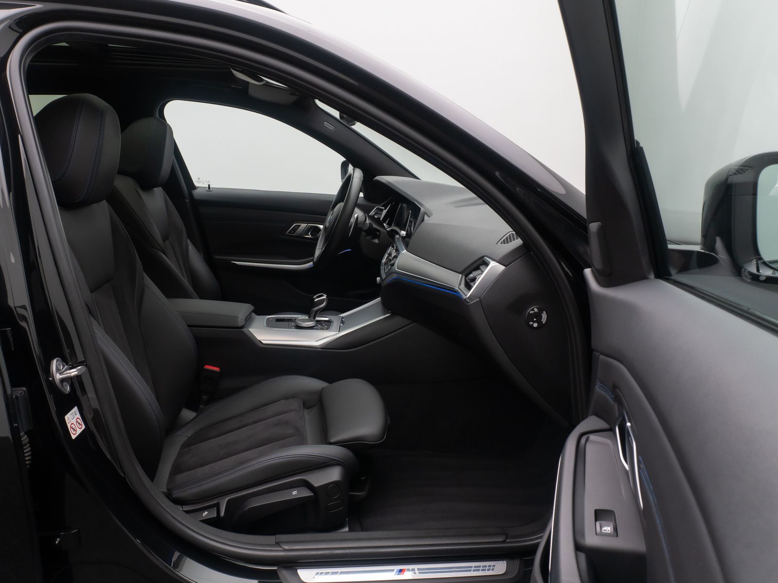 Fahrzeugabbildung BMW 320d M Sport Panorama DAB Laser HiFi Komfort