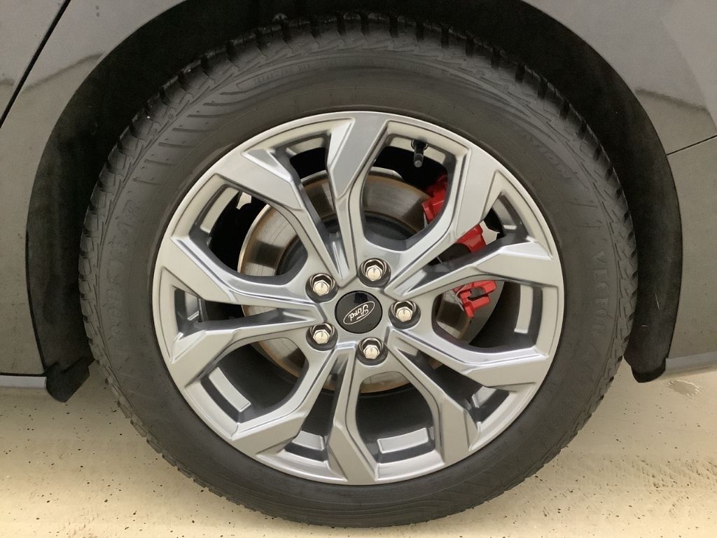 Fahrzeugabbildung Ford Focus Turnier ST-Line X HUD B&O LED Tempomat