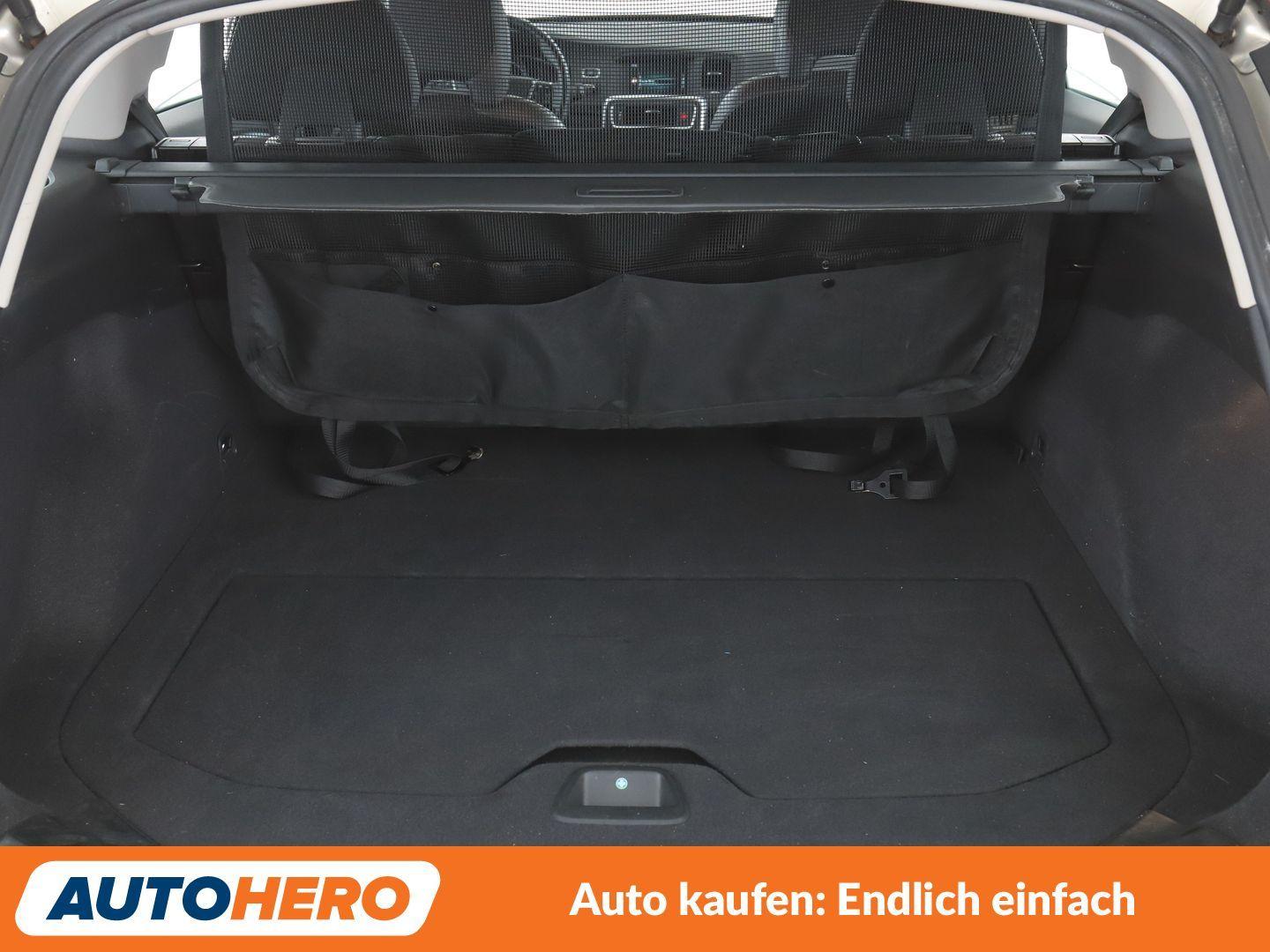 Volvo V60 2.0 T6 Momentum AWD Aut.*XENON*TEMPO*PDC*SHZ
