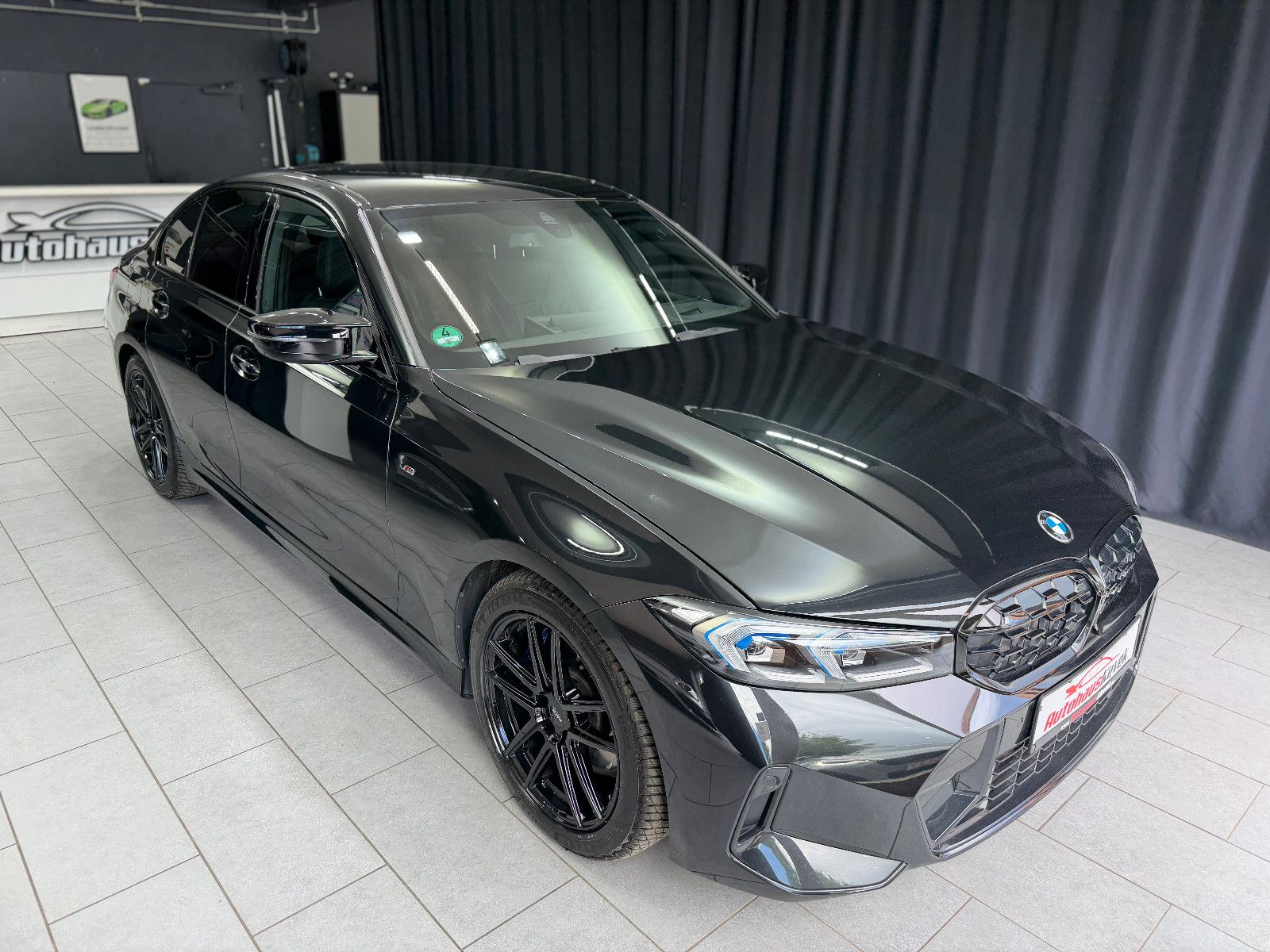 Fahrzeugabbildung BMW M340i xDrive Limousine |HiFi|360°|HuD