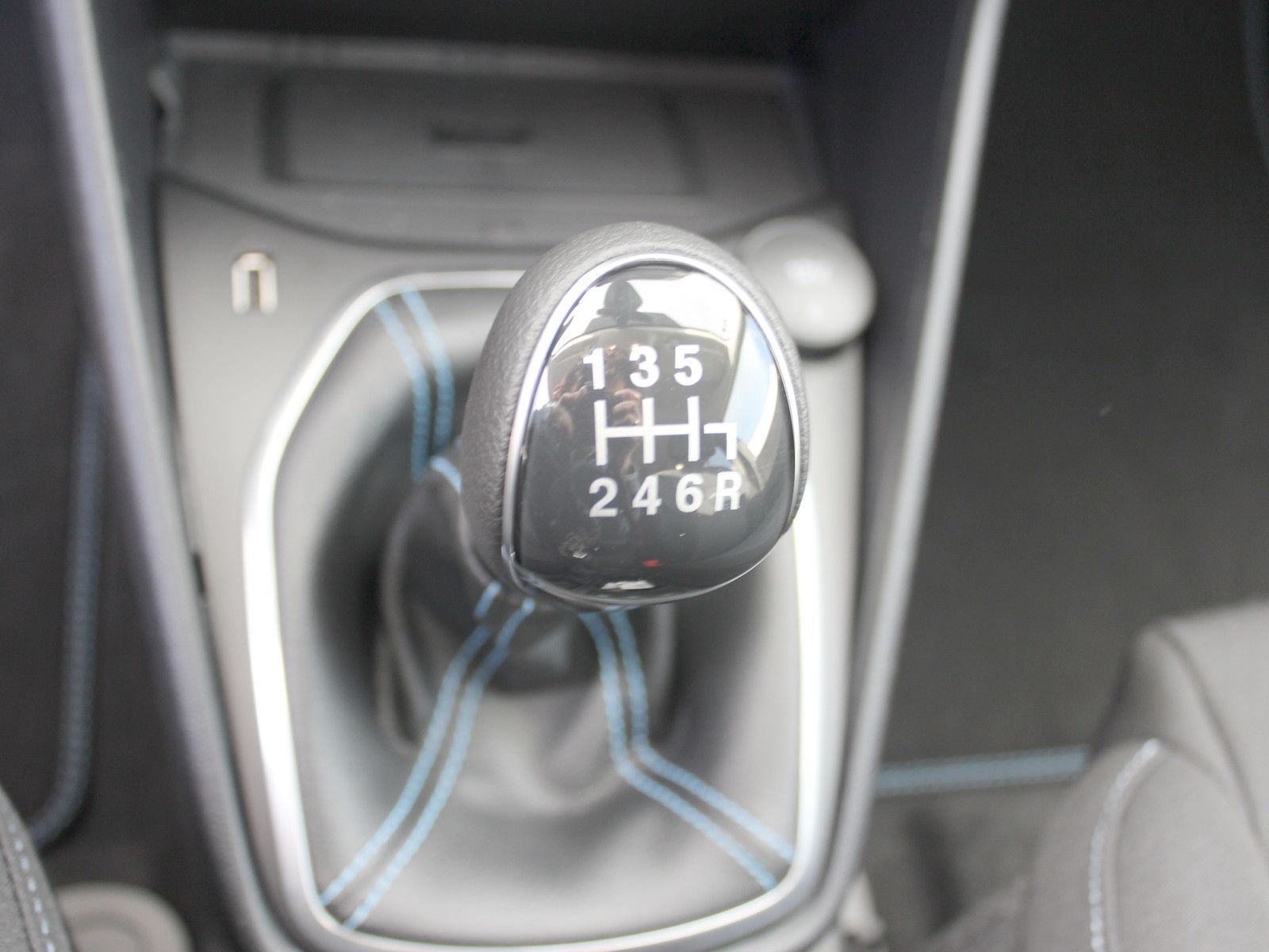 Fahrzeugabbildung Ford Fiesta Active 1,0 EcoBoost Hybrid