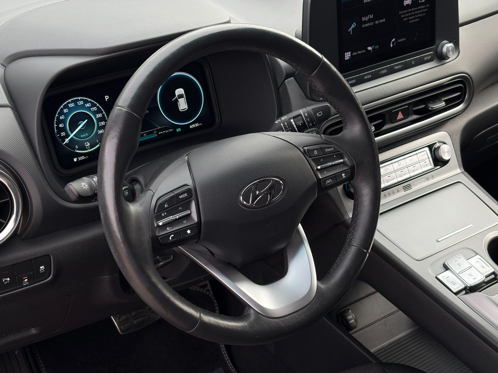 Fahrzeugabbildung Hyundai KONA E Select SHZ LHZ ACC PDC CAM CarPlay Navi