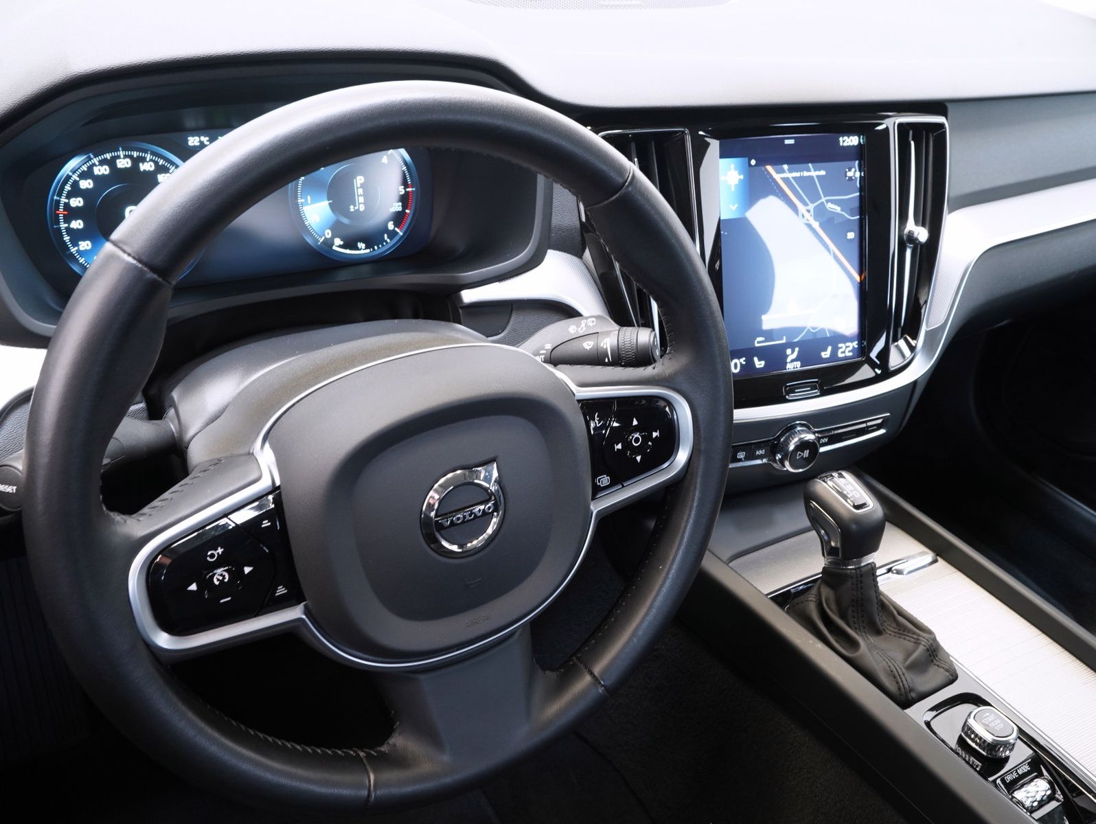 Fahrzeugabbildung Volvo V60 D4 AWD Inscription DAB/KAMERA/INTELLISAFE