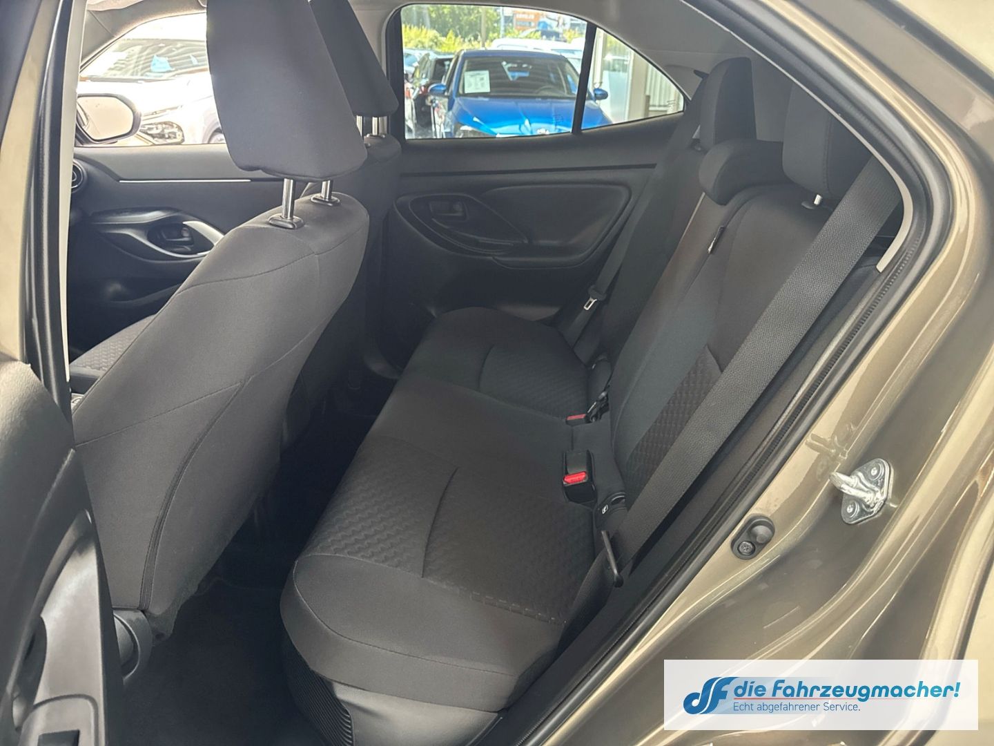 Fahrzeugabbildung Toyota Yaris Cross ACTIVE Hybrid DAB Spurhalteass. Fern