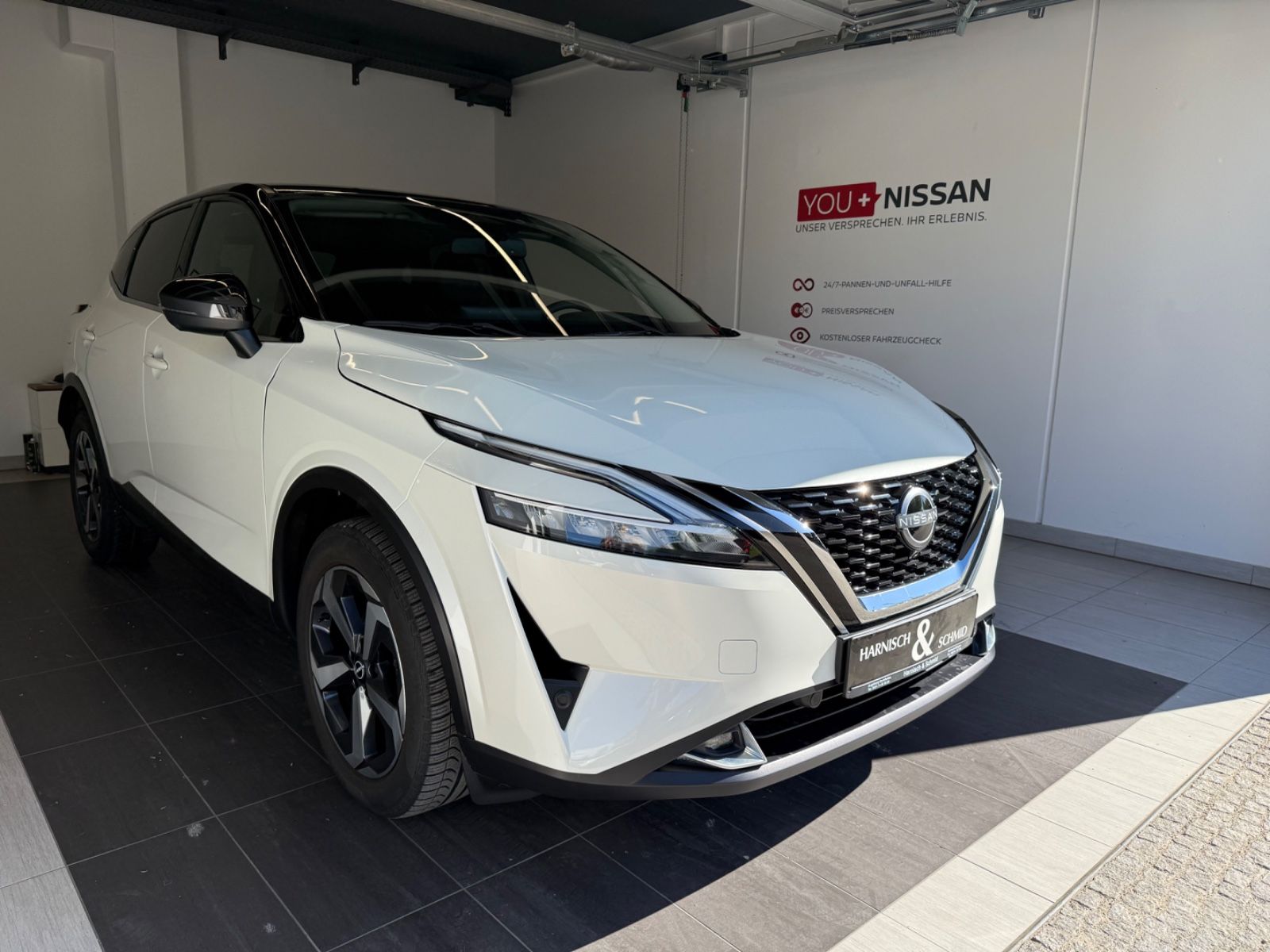 Fahrzeugabbildung Nissan Qashqai N-Connecta 1.3DIG-T Business Technologie