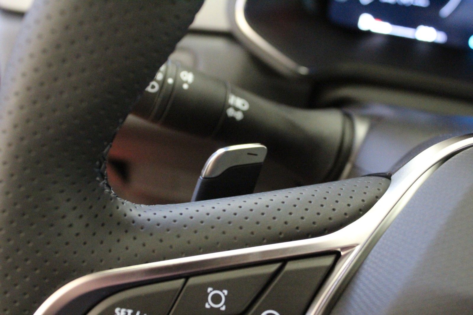 Fahrzeugabbildung Renault Captur Mild Hybrid 140 Techno *Navi* Sitzhzg*