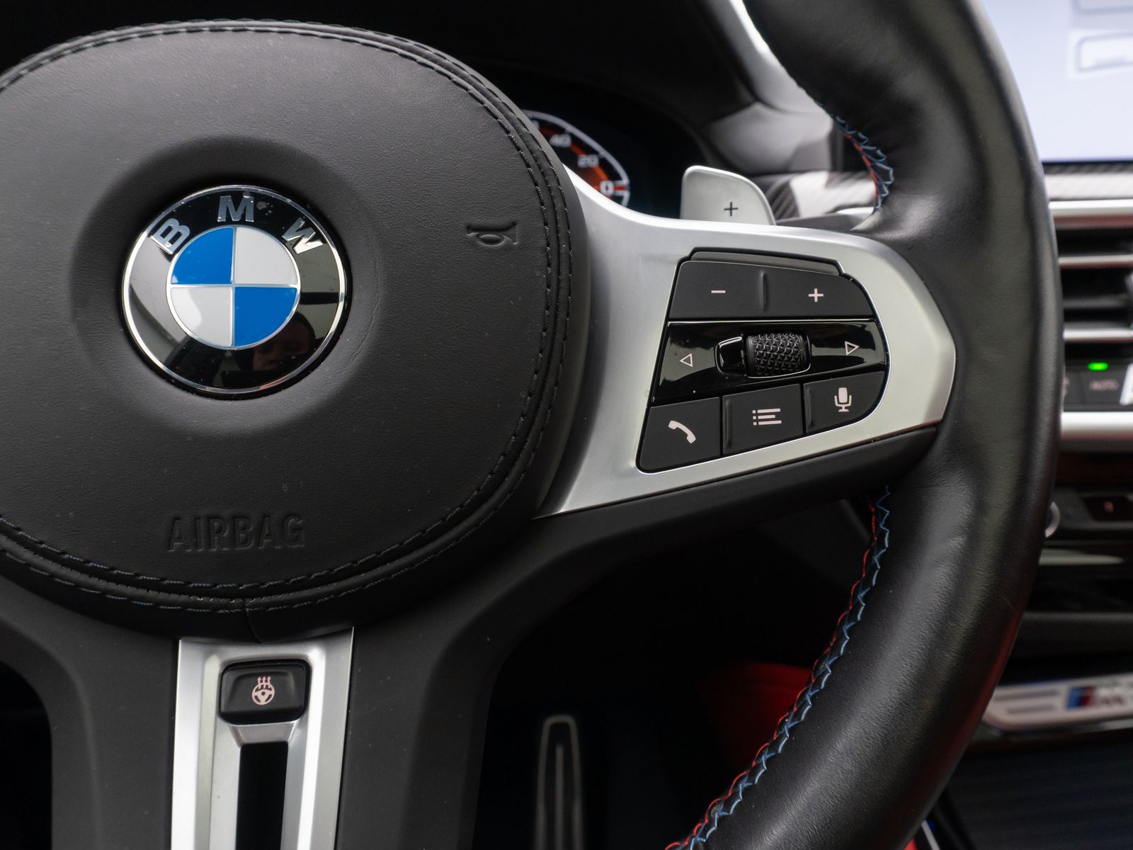 Fahrzeugabbildung BMW X4 M40i Laser360°HUD H/K DAB Panorama AHK 21Zoll