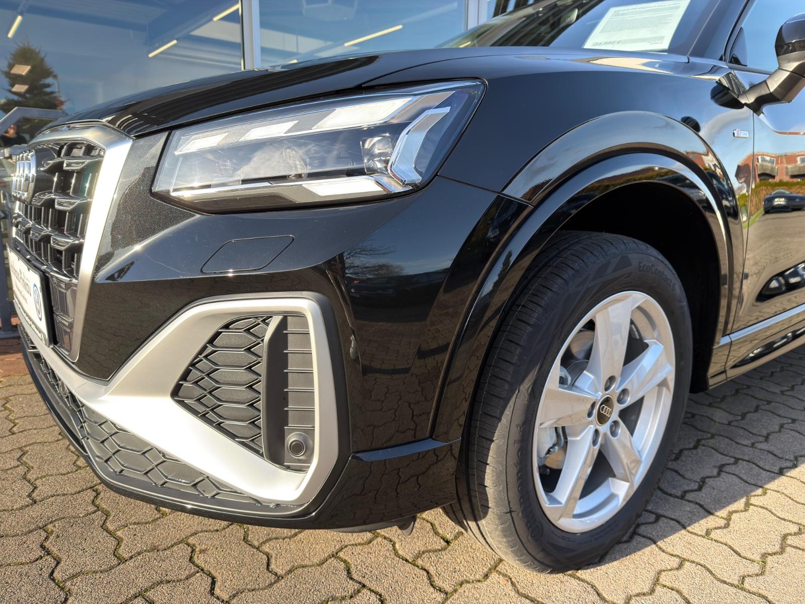 Audi Q2 35 TFSI S-line PANO Matrix 46.700€ UPE