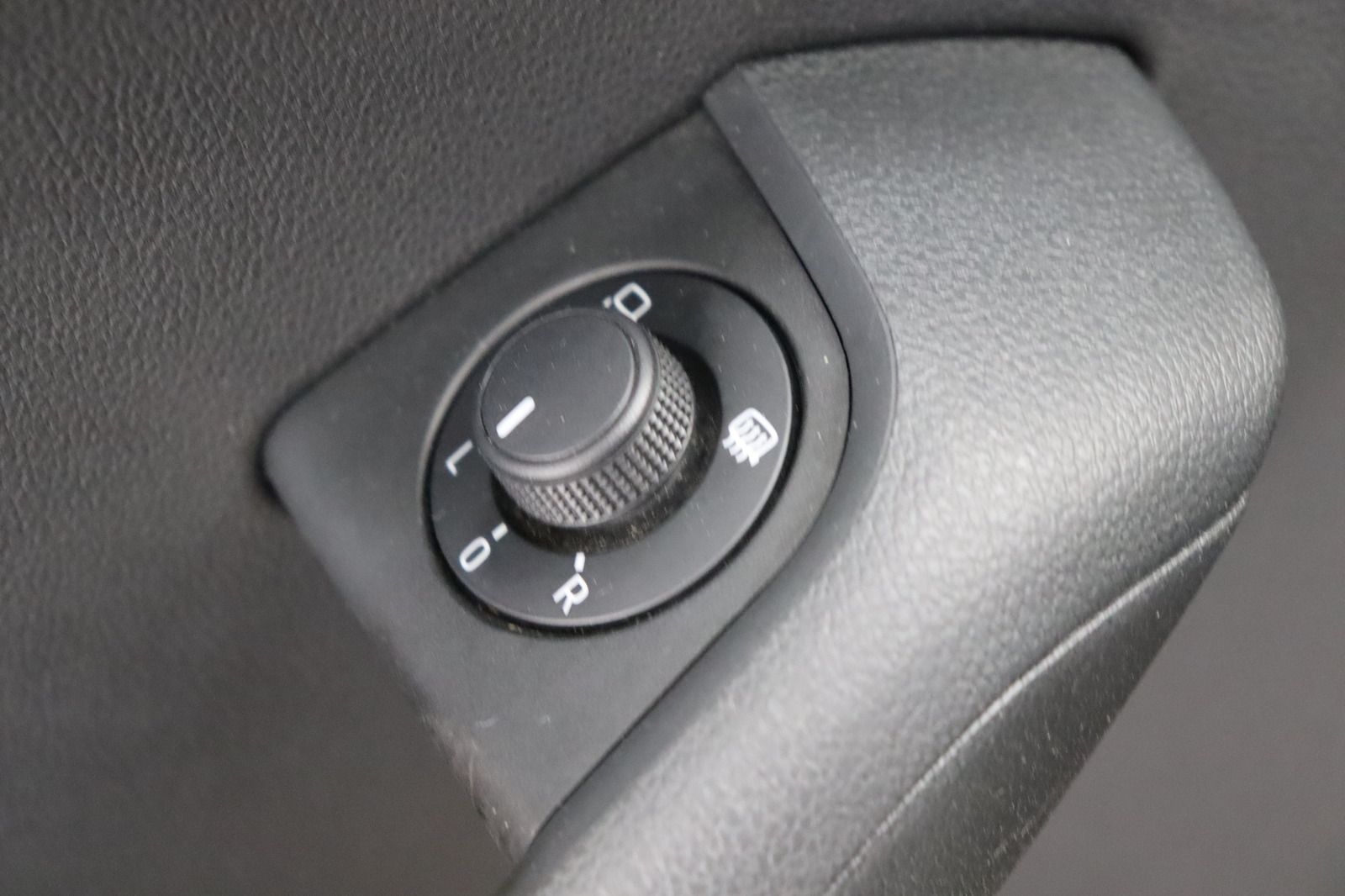 Fahrzeugabbildung SKODA Octavia Combi 2.0 TDI 4 x4 1. Hand Ambition