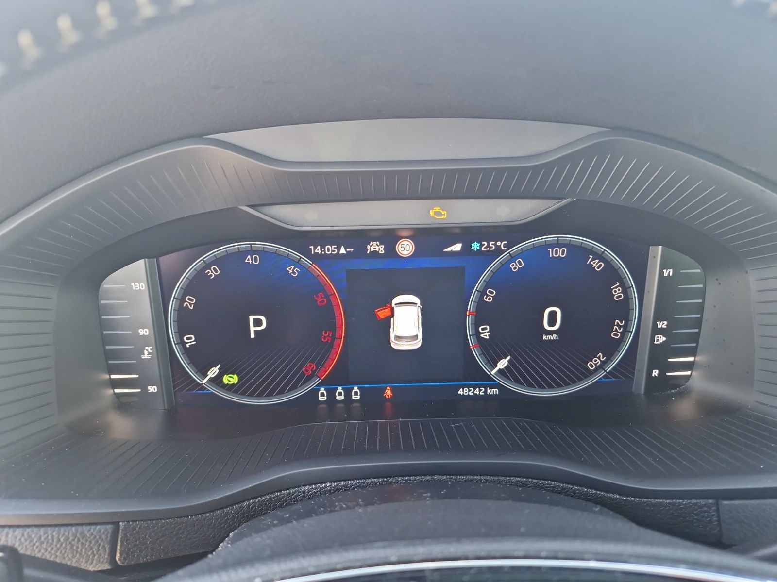 Fahrzeugabbildung SKODA Karoq TDI Sportline 4x4 Matrix PANO ACC Kamera36
